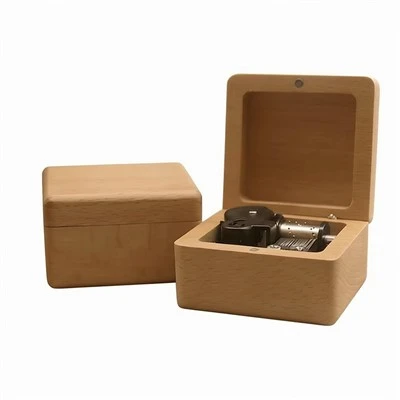 Kotak Musik Kayu Kecil